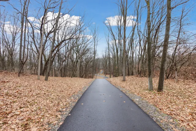 $474,900 | 1140 Lochaven Circle, Unit 10B, Hillsdale, MI 49242