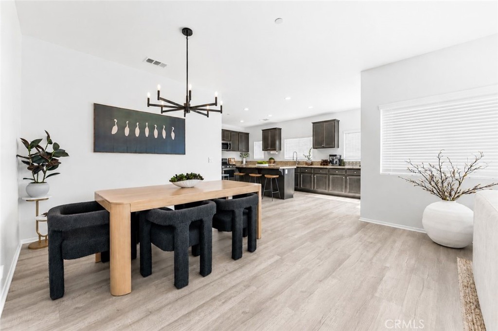 205 Windsor Grey Way Fallbrook, CA 92028 - Photo 11 of 43 Beautiful dining room