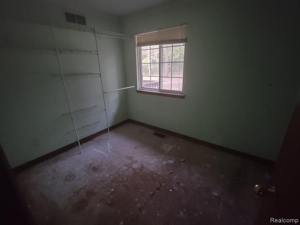 15056 South Duffield Road Byron, MI 48418 - Photo 11 of 23