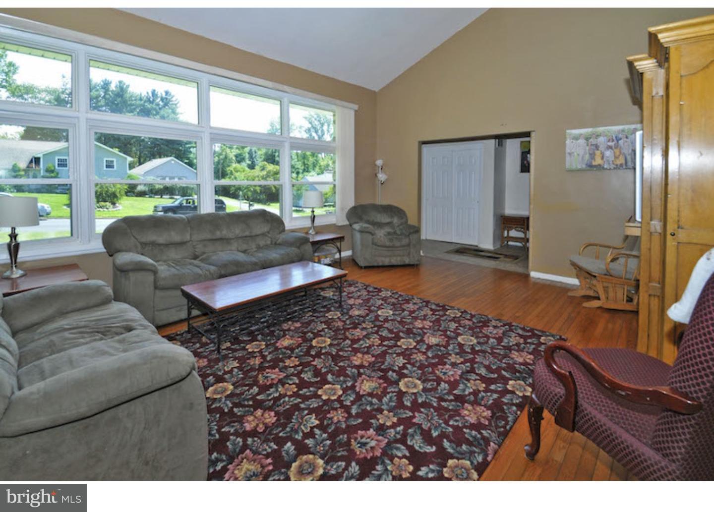 3520 Hale Road Huntingdon Valley, PA 19006 - Photo 8 of 24 Living Room