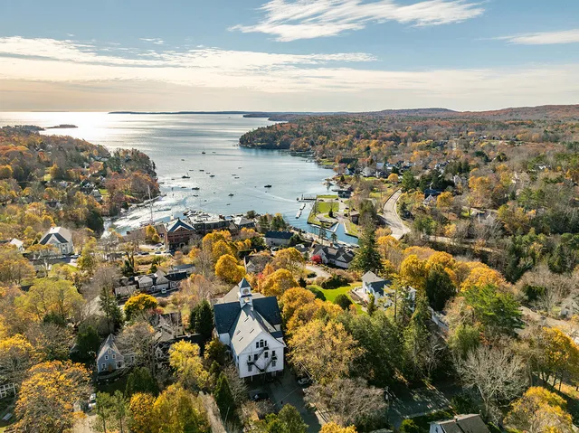 $289,000 | 10 Summer Street, Unit 1, Rockport, ME 04856