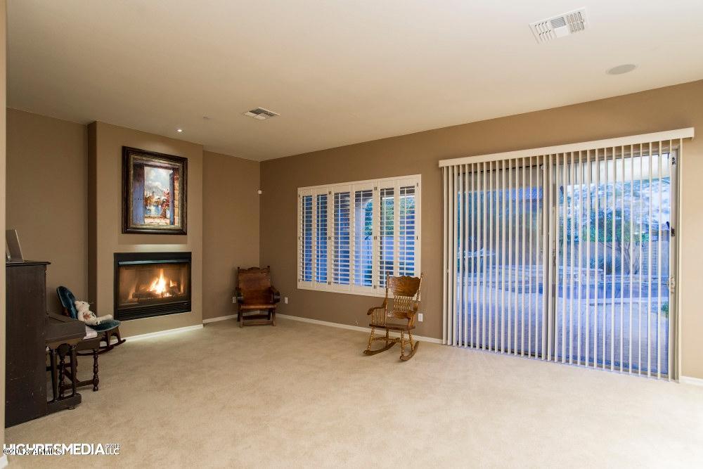 3731 East Maffeo Road Phoenix, AZ 85050 - Photo 6 of 32 Living Room