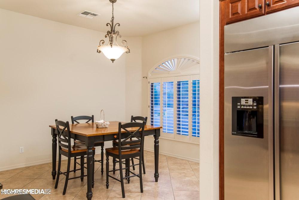 3731 East Maffeo Road Phoenix, AZ 85050 - Photo 8 of 32 Breakfast Area