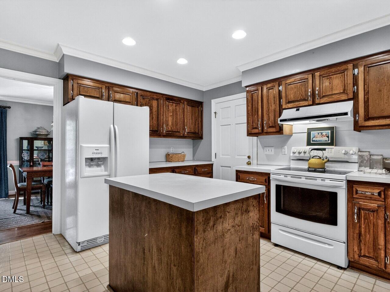 8308 Seagate Drive Raleigh, NC 27615 - Photo 7 of 24 011-1280x960-kitchen