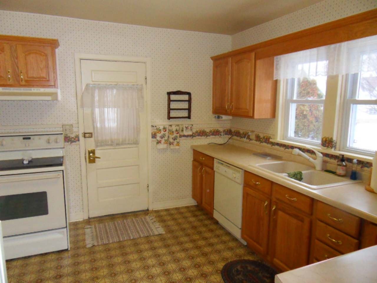 714 Margaret Street Rhinelander, WI 54501 - Photo 4 of 14 Gallery Image 4