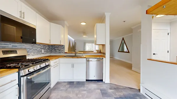 $499,900 | 106 East Redrock Drive, Burlington, VT 05401
