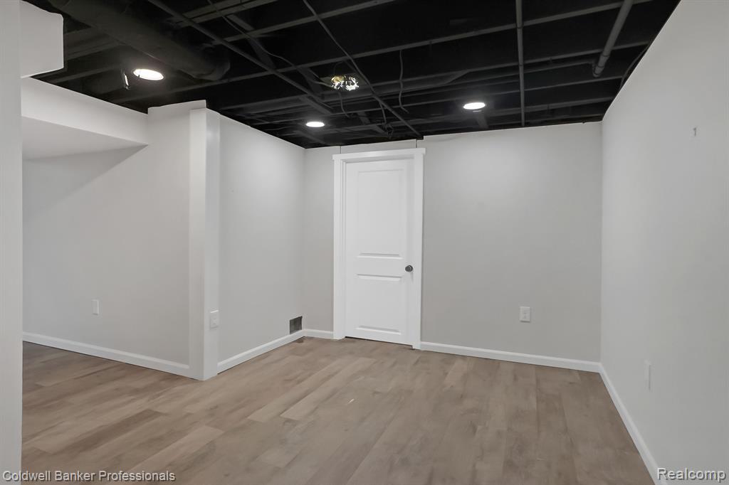 22626 Deerfield Road Novi, MI 48375 - Photo 45 of 52