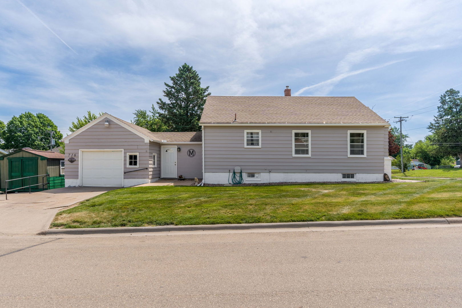 716 22nd Avenue North Clinton, IA 52732 - Photo 28 of 32