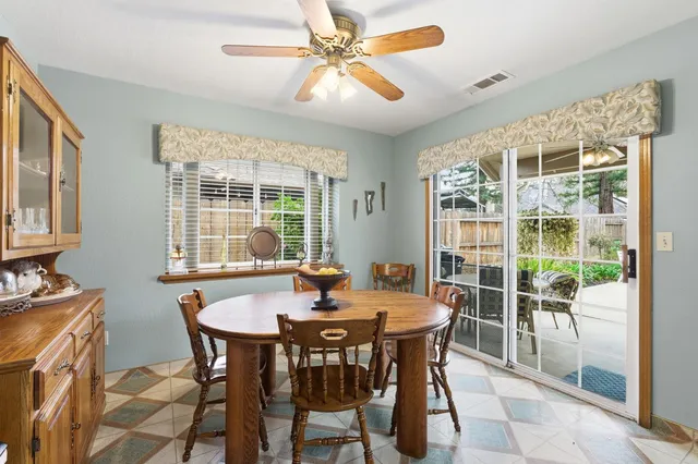 $566,000 | 139 East Chestnut Court, Visalia, CA 93277