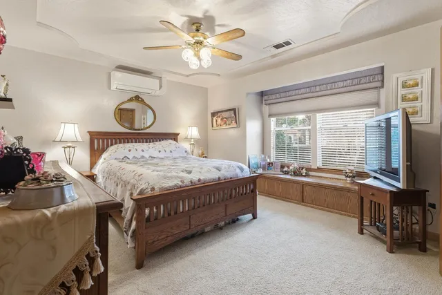 $566,000 | 139 East Chestnut Court, Visalia, CA 93277