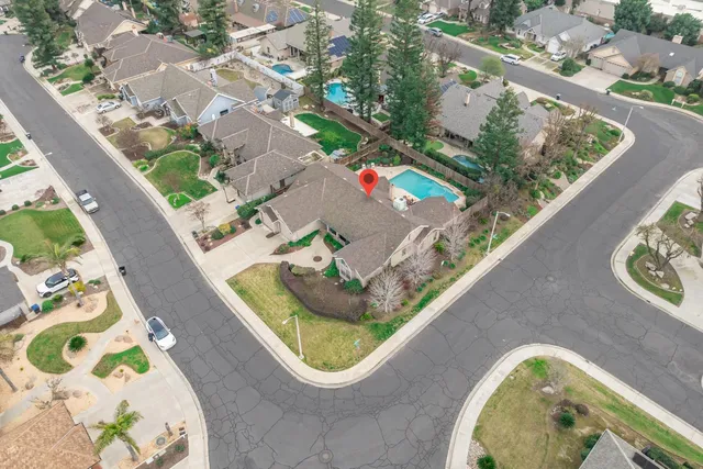 $566,000 | 139 East Chestnut Court, Visalia, CA 93277