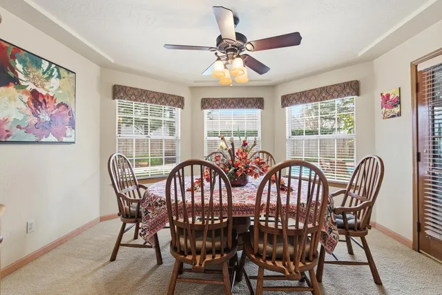 $566,000 | 139 East Chestnut Court, Visalia, CA 93277