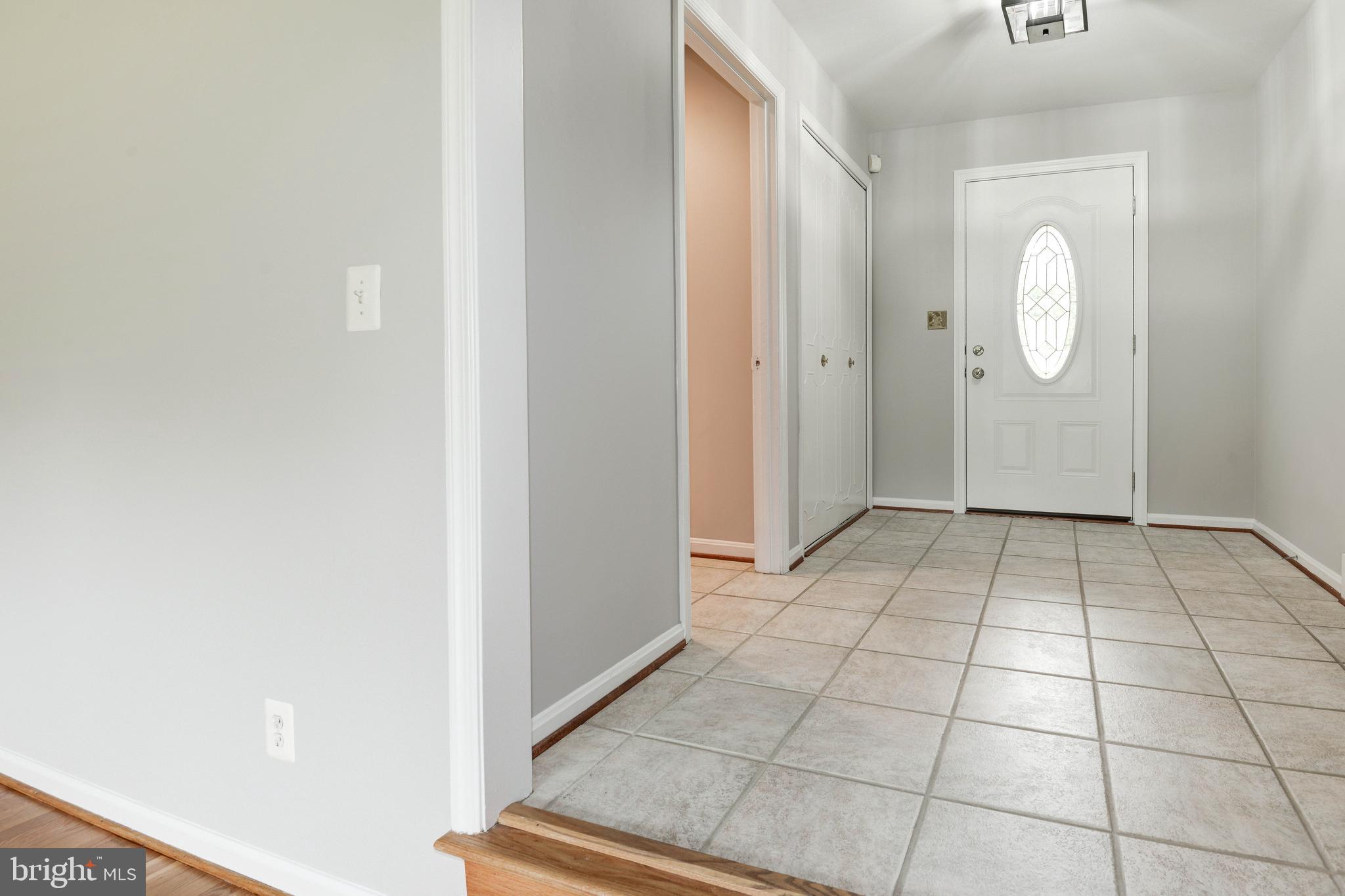 2360 Paddock Lane Reston, VA 20191 - Photo 12 of 37 Foyer