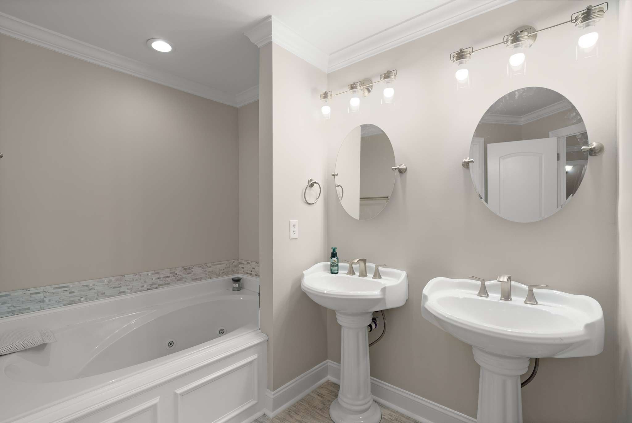 1105 Mantle Way Murfreesboro, TN 37129 - Photo 41 of 47 a bathroom with a sink mirror toilet and bathtub