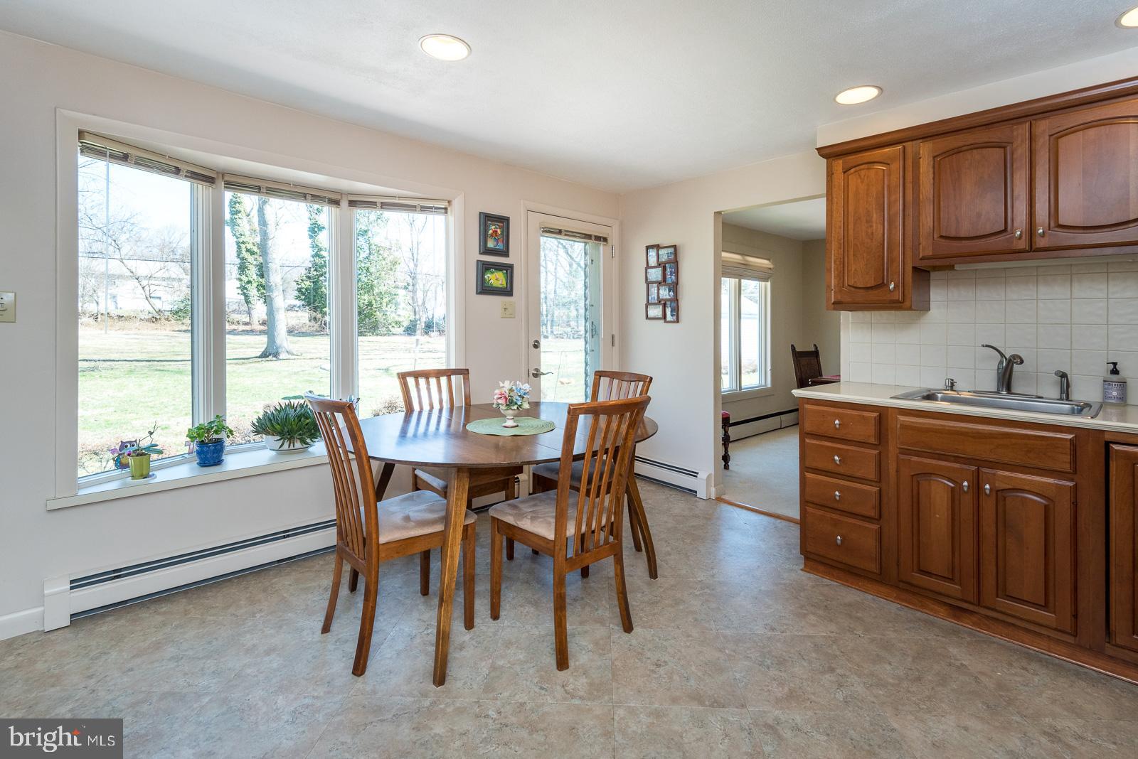 1339 Harris Road Dresher, PA 19025 - Photo 11 of 25 Kitchen
