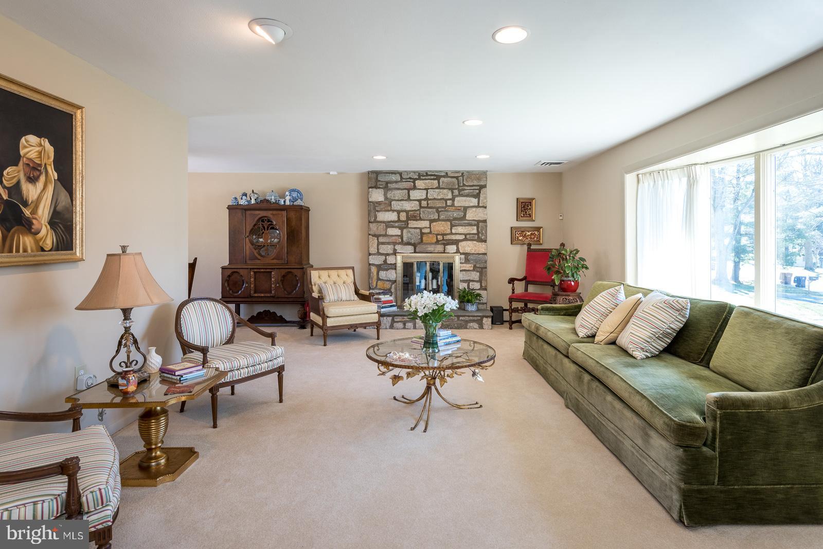 1339 Harris Road Dresher, PA 19025 - Photo 4 of 25 Living Room