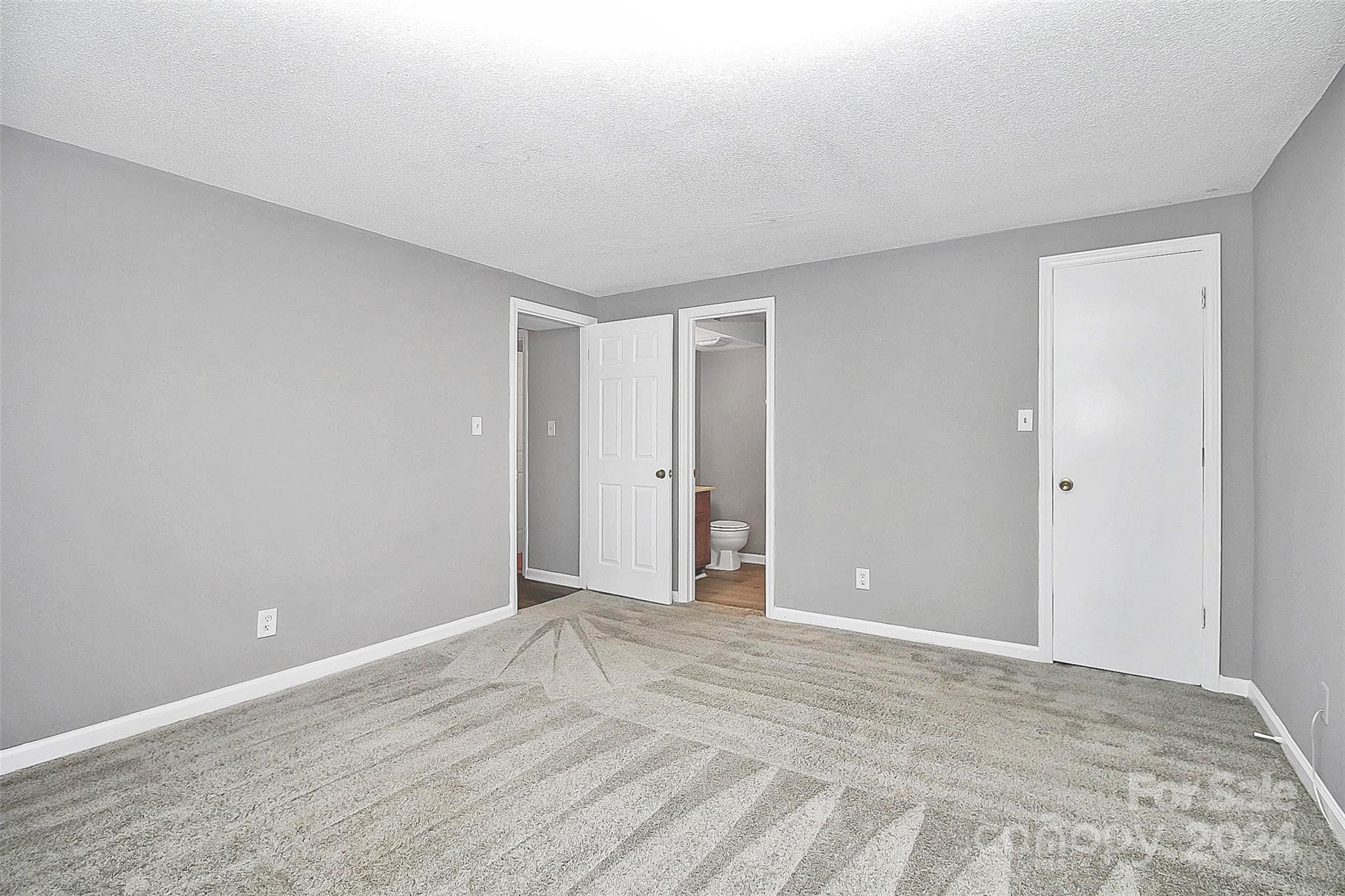 9409 Old Concord Road, Unit M Charlotte, NC 28213 - Photo 20 of 29 a view of an empty room