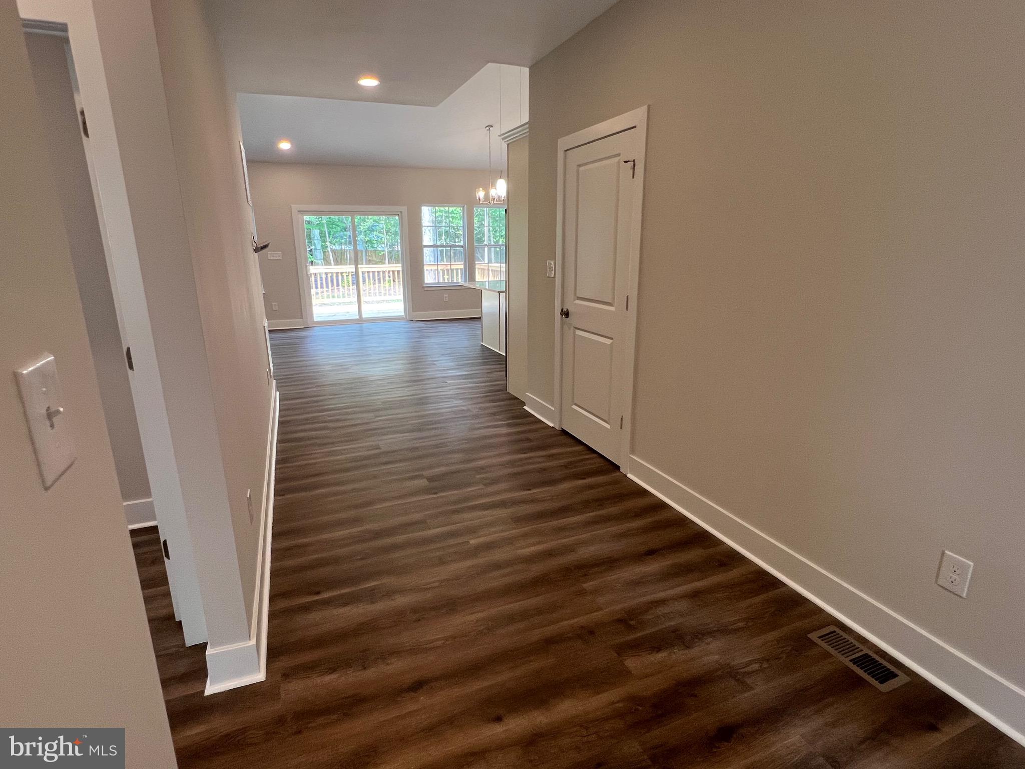 171 Wildwood Road Colonial Beach, VA 22443 - Photo 9 of 41 Fouyer/Entrance