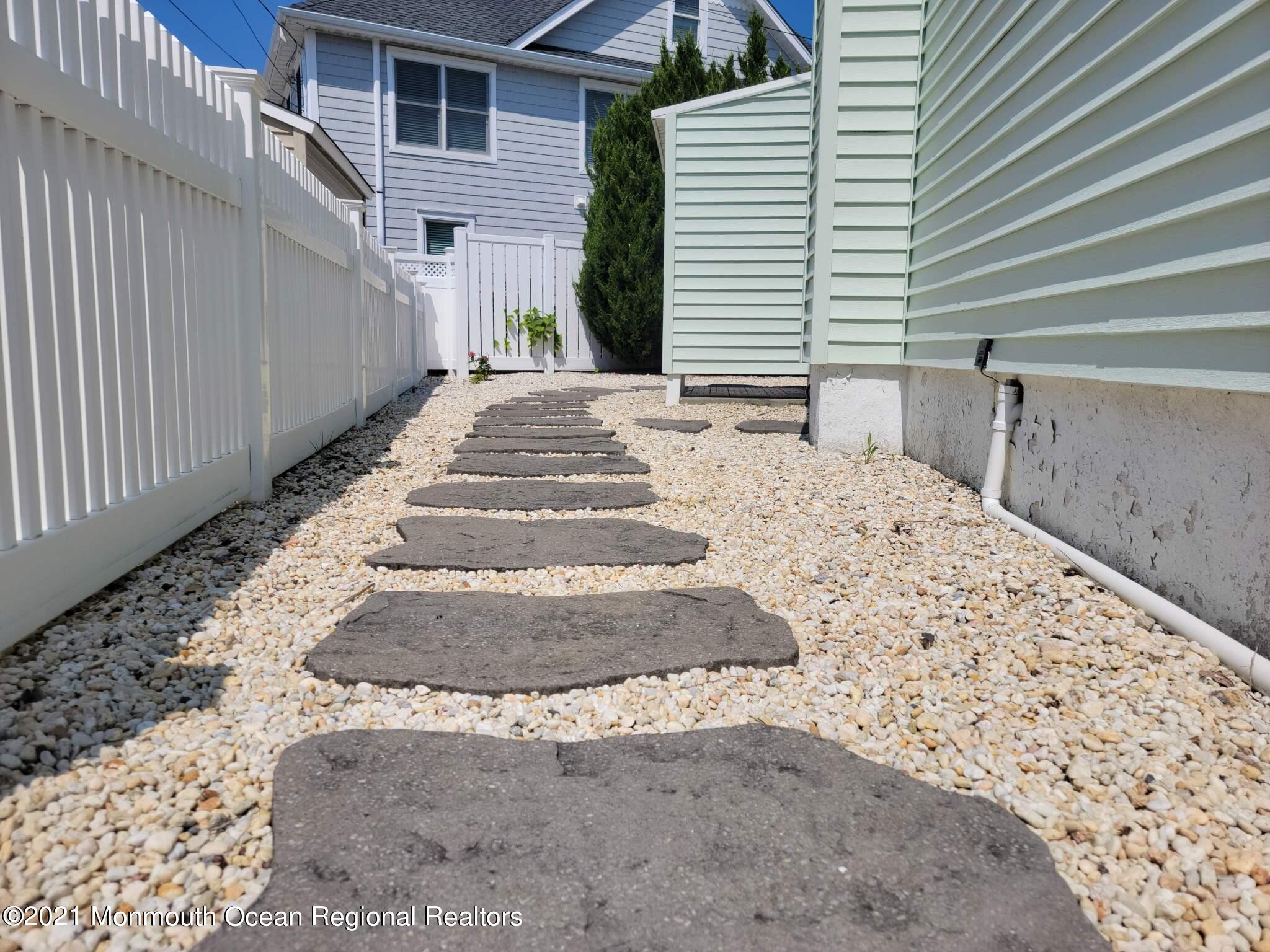 112 Marshmallow Road Lavallette, NJ 08735 - Photo 6 of 50 09