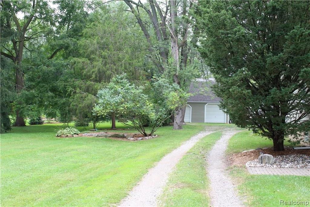 2724 Hickory Lawn Road Rochester Hills, MI 48307 - Photo 30 of 30