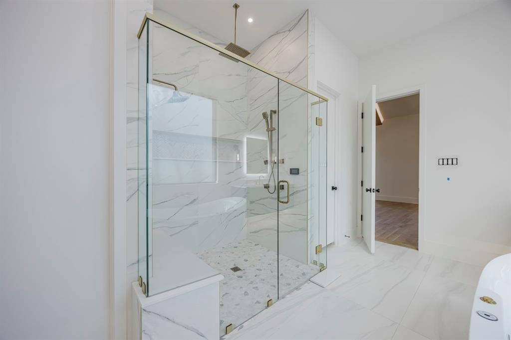 5723 Meletio Lane Dallas, TX 75230 - Photo 25 of 38 PRIMARY CLOSET