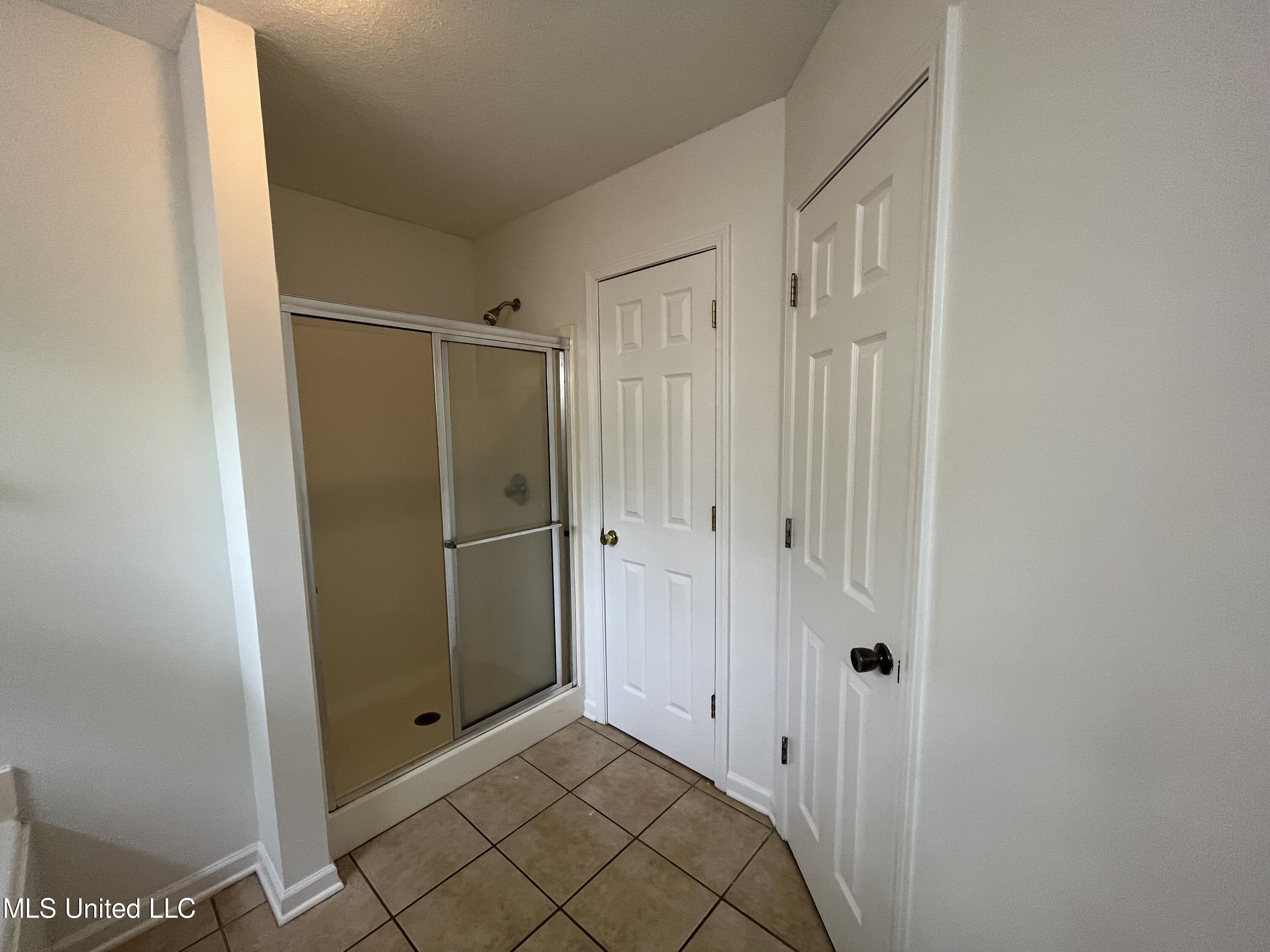 1814 Timber Way North Hernando, MS 38632 - Photo 13 of 29 20230505_202807275_iOS