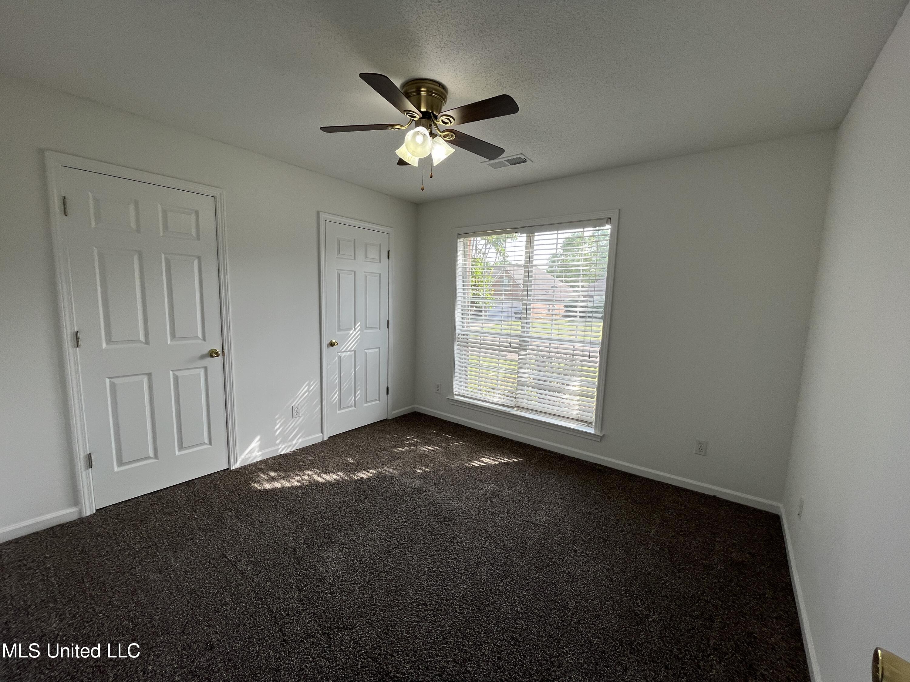 1814 Timber Way North Hernando, MS 38632 - Photo 6 of 29 20230508_214715455_iOS