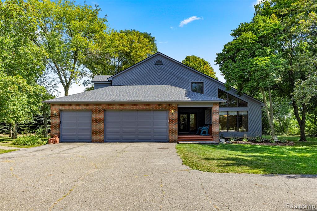 18990 Beck Road Northville, MI 48168 - Photo 2 of 60