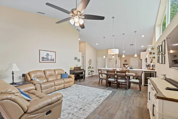 $8,500 | 1401 Mahogany Place, Palm Beach Gardens, FL 33418