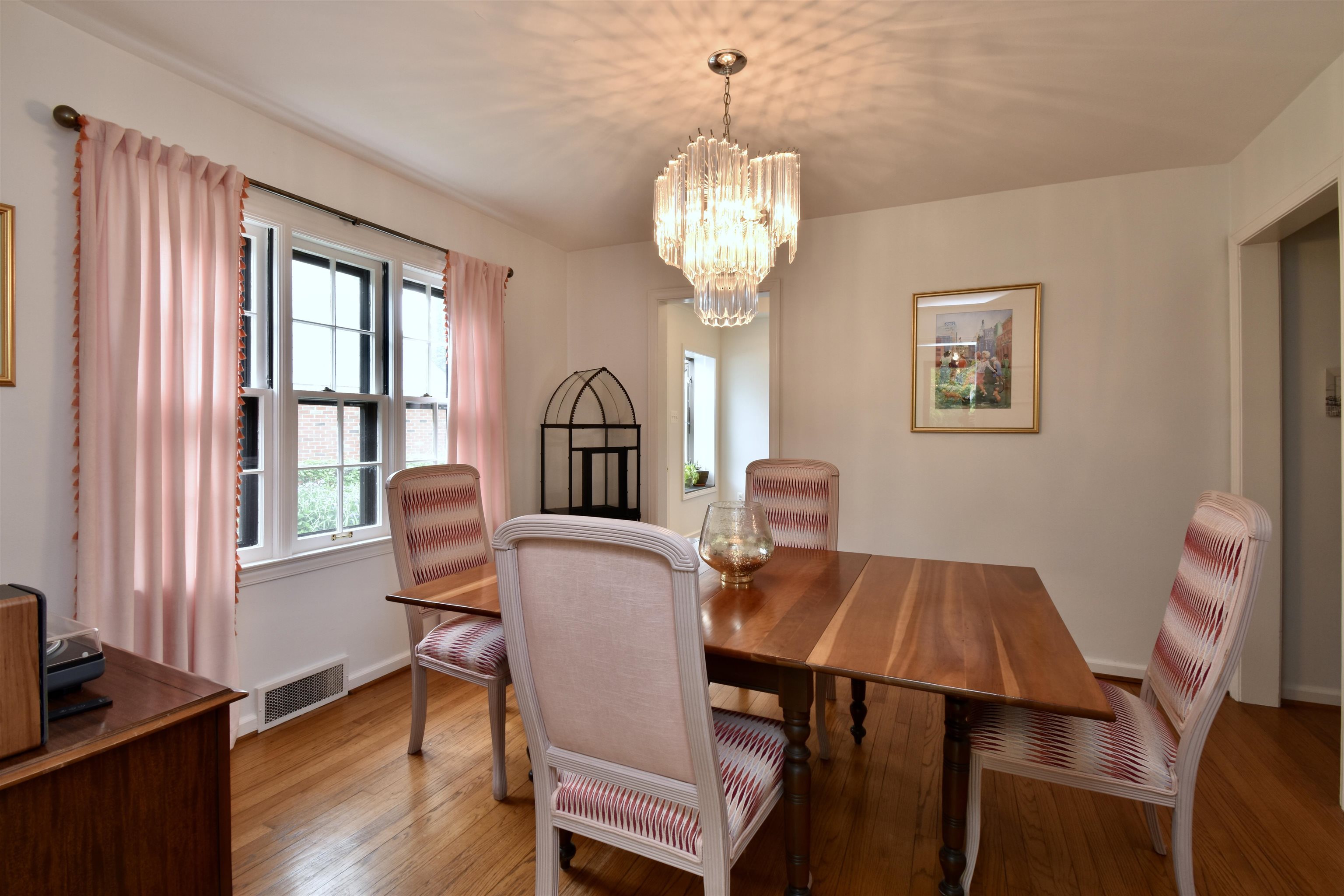 330 Kerby Road Grosse Pointe, MI 48236 - Photo 12 of 34 50112336-11.JPG