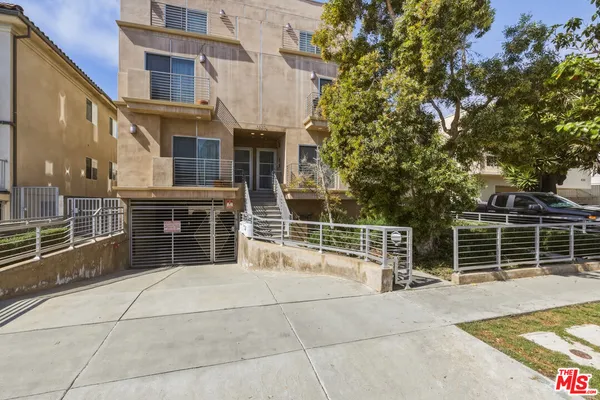 $4,700 | 3637 Dunn Drive, Unit 104, Los Angeles, CA 90034