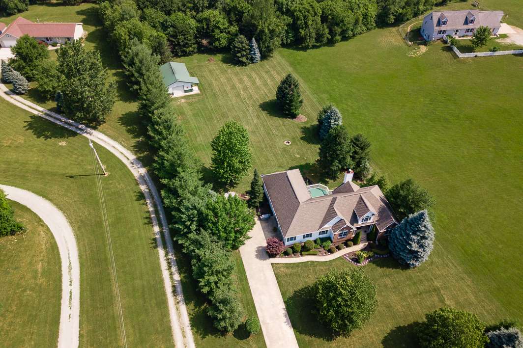 4160 North Sullivan Road Leesburg, IN 46538 - Photo 2 of 22 Gallery Image 2
