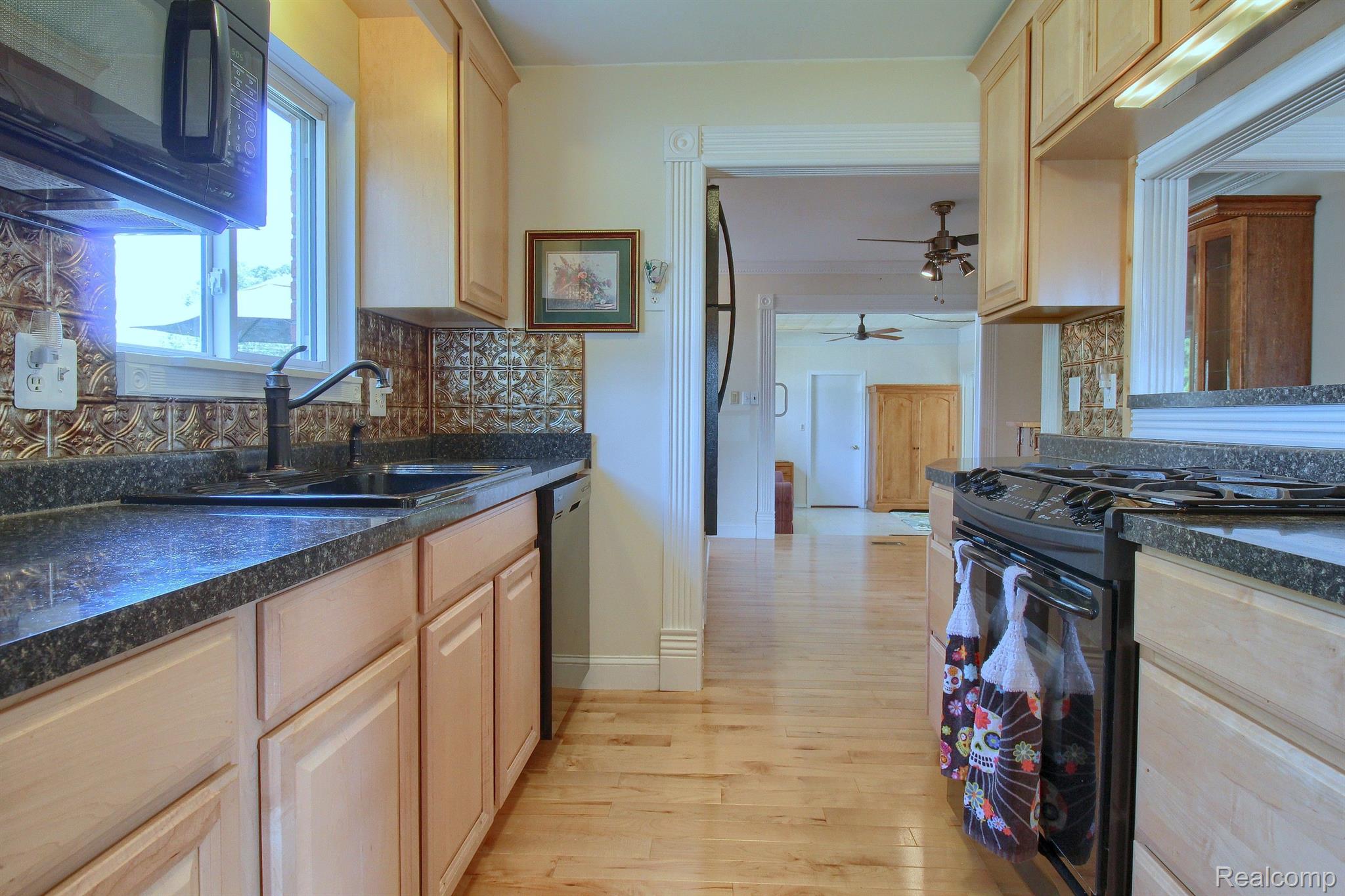 23713 Cedar Ridge Drive Romulus, MI 48174 - Photo 14 of 32 Gallery Image 14