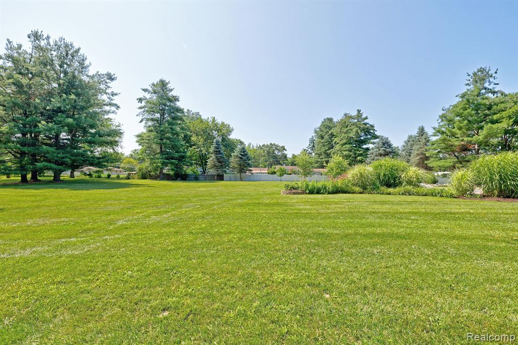5098 Waldon Road Clarkston, MI 48348 - Photo 75 of 81 Gallery Image 75