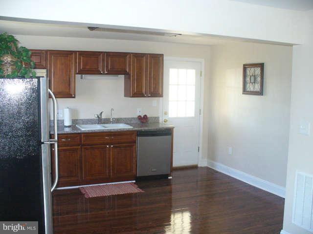 12460 Walnut Point Road Hagerstown, MD 21740 - Photo 8 of 30 Kitchen