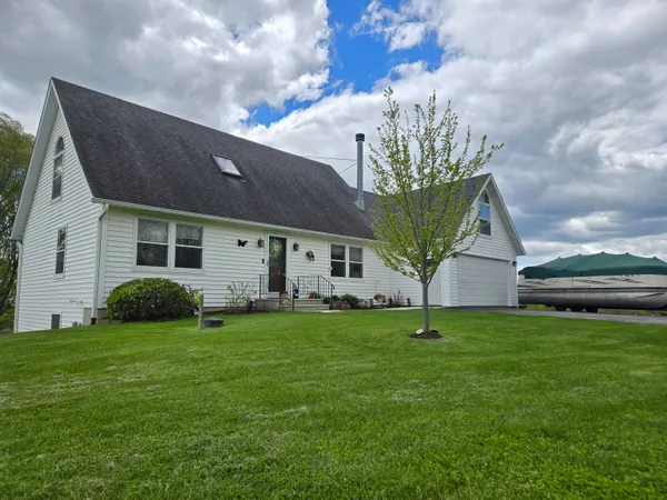 $329,900 | 11-a24 Bunker Lane, Apple River, IL 61001