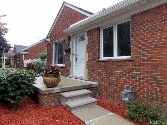 8331 Rosedale Boulevard Allen Park, MI 48101 - Photo 3 of 45 3 BR, 2 FULL ALL NEW BEAUT REMOD BATHS BRICK HOME!