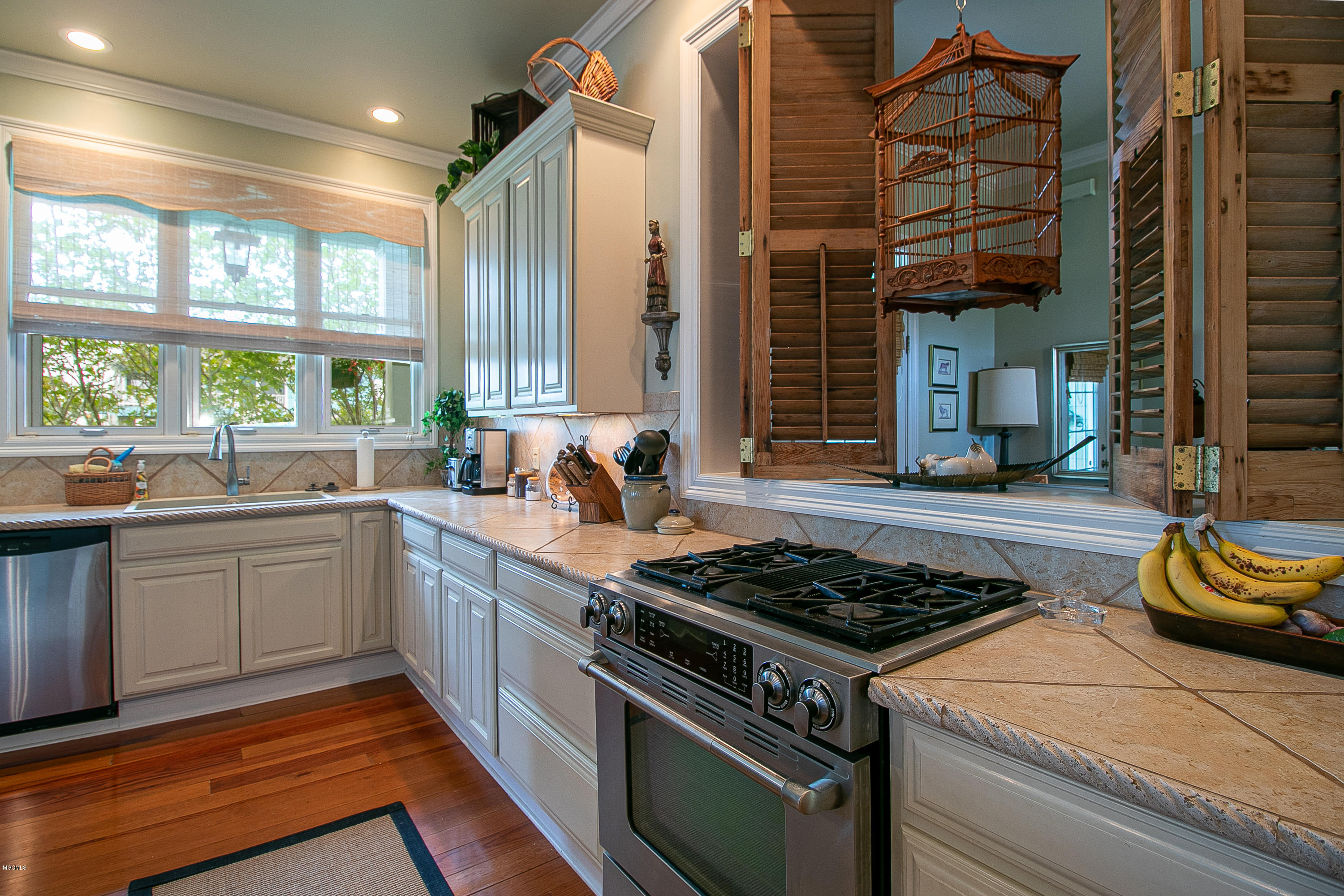79 Poindexter Drive Pass Christian, MS 39571 - Photo 16 of 32 kitchen3