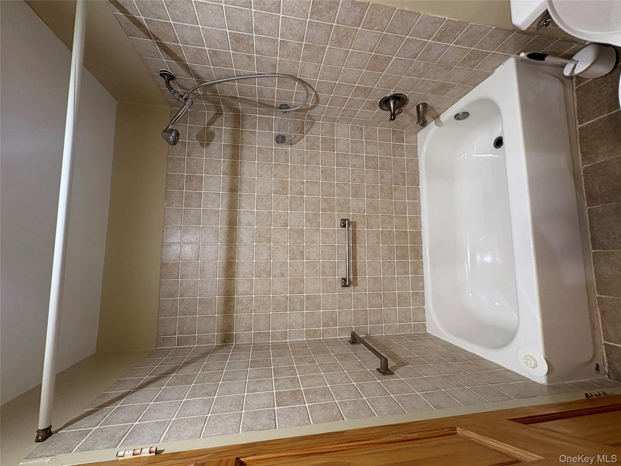 1701 Crompond Road Peekskill, NY 10566 - Photo 9 of 15 a bathroom with a tub and a shower
