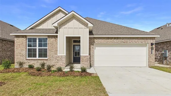 $302,500 | 1704 Fairhaven Drive, Westlake, LA 70669
