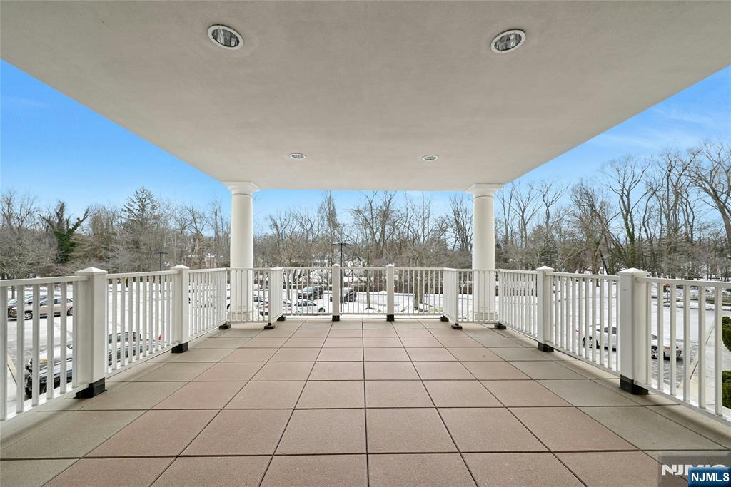 189 Forest Avenue, Unit 117 Paramus, NJ 07652 - Photo 14 of 15 a view of a terrace view