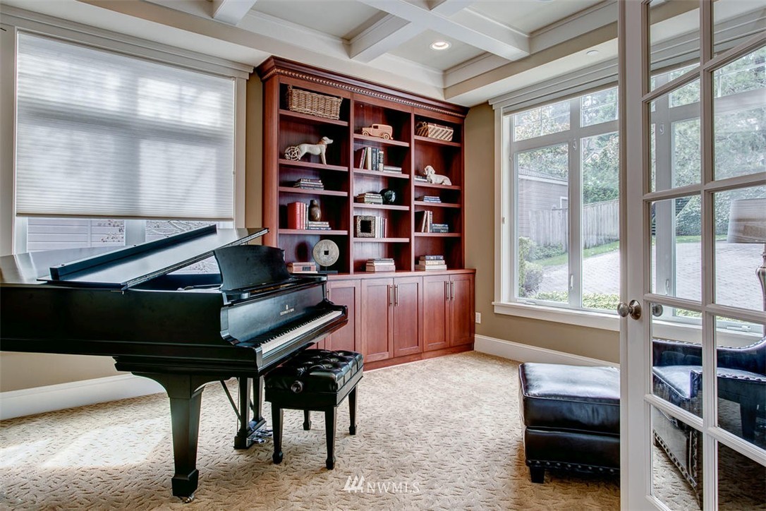 5656 East Mercer Way Mercer Island, WA 98040 - Photo 4 of 25