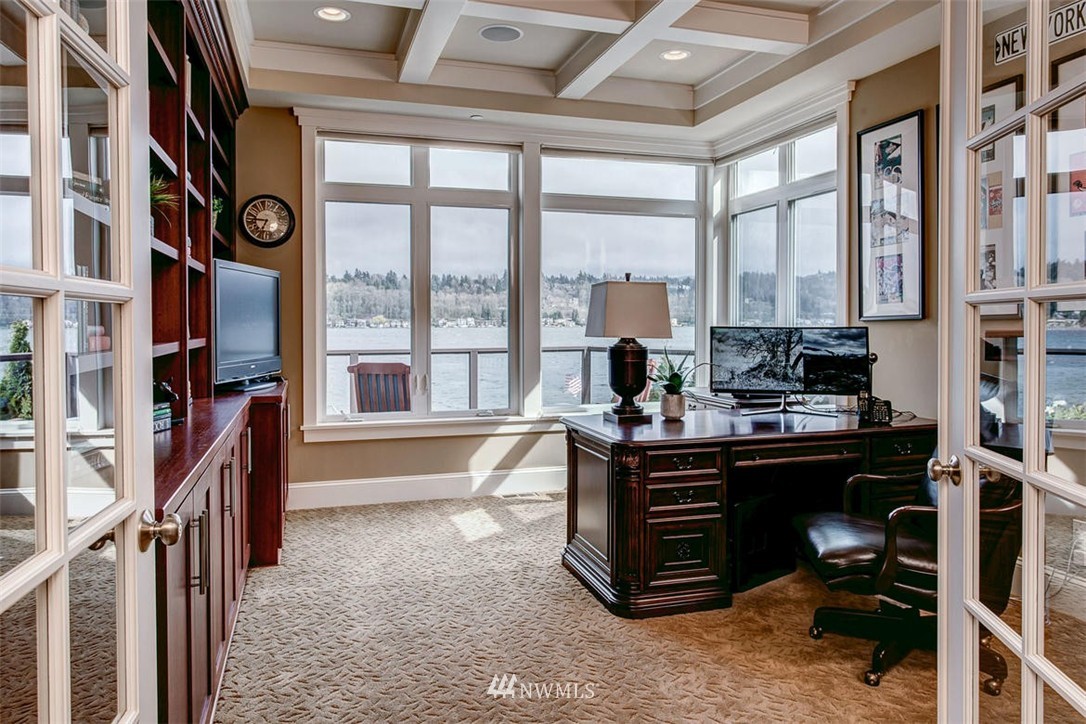 5656 East Mercer Way Mercer Island, WA 98040 - Photo 6 of 25