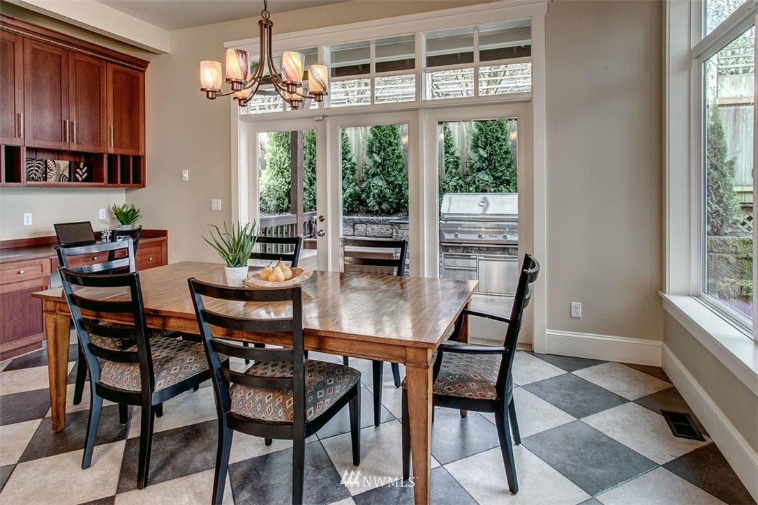 5656 East Mercer Way Mercer Island, WA 98040 - Photo 9 of 25