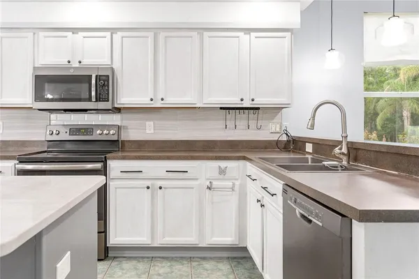 $559,000 | 27012 Sea Breeze Way, Wesley Chapel, FL 33544