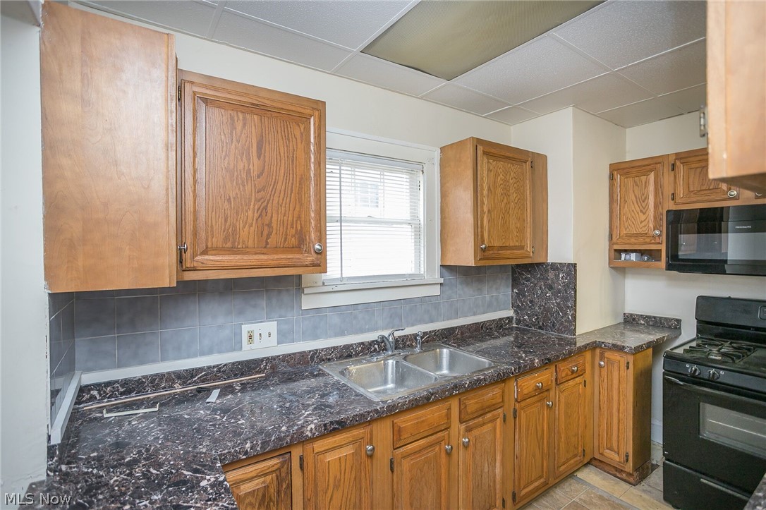 1159 Quilliams Road Cleveland, OH 44121 - Photo 10 of 33 Gallery Image 10
