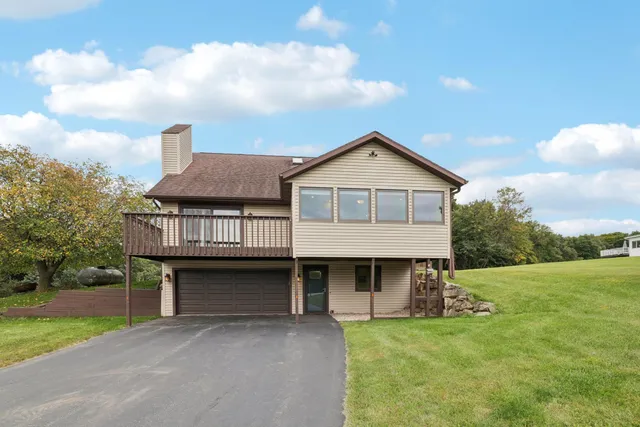 $399,000 | S1210 Remington Drive, La Valle, WI 53941