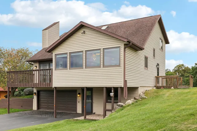 $399,000 | S1210 Remington Drive, La Valle, WI 53941