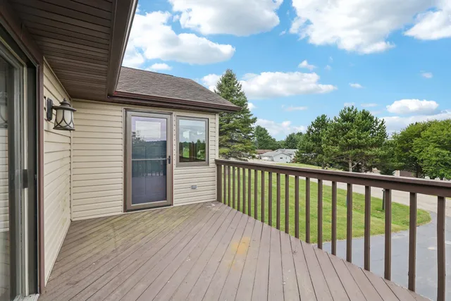 $399,000 | S1210 Remington Drive, La Valle, WI 53941
