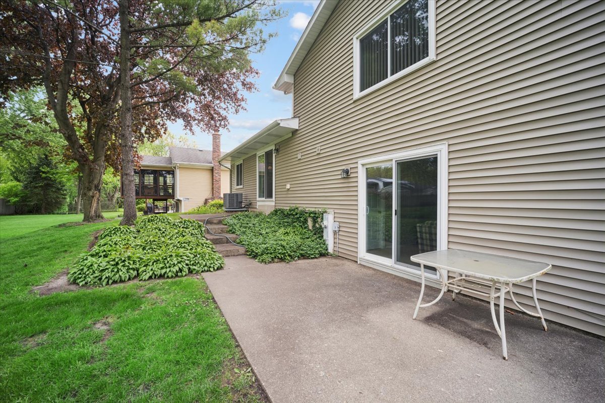 51 Chelsea Lane Cary, IL 60013 - Photo 17 of 23